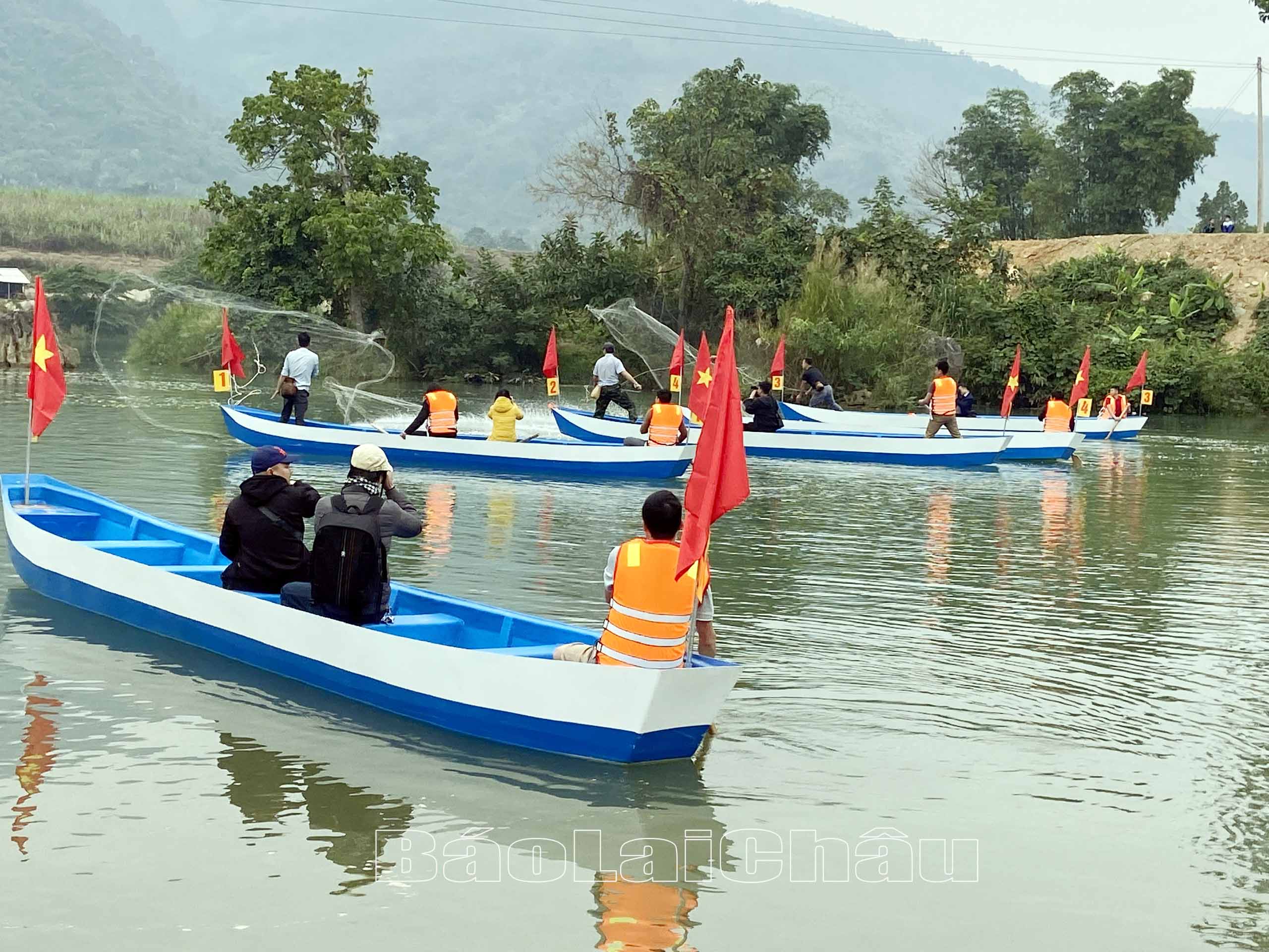 … Quăng chài bắt cá